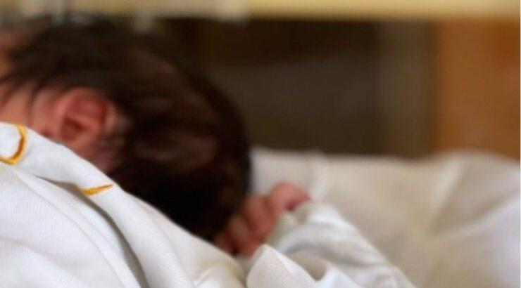 Ποια επώνυμη Ελληνίδα δημοσίευσε την πρώτη φωτογραφία του νεογέννητου γιου της;