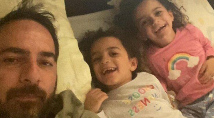 Λώρης Λοϊζίδης: Οι δίδυμες κόρες του έχουν τα γενέθλιά τους και μοιράζεται αδημοσίευτες στιγμές τους [εικόνες]