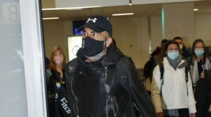 Χαμός στο αεροδρόμιο με την επιστροφή του Βαλάντη! Προκλήθηκε αναστάτωση! [εικόνες & βίντεο]