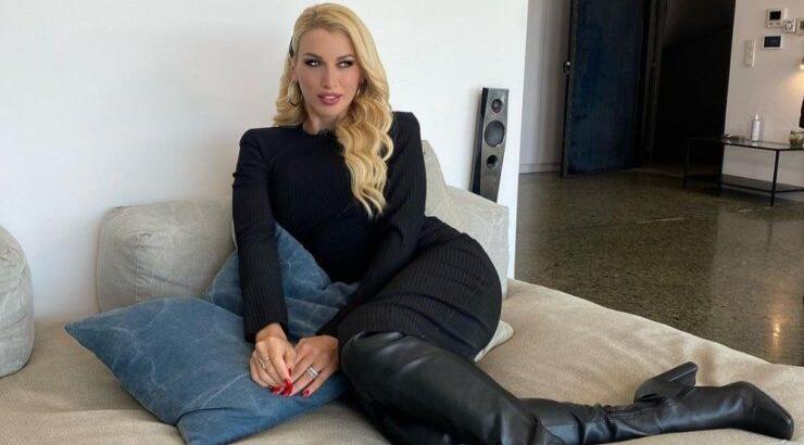 Η Κωνσταντίνα Σπυροπούλου μας παρουσιάζει την μελαχρινή εκδοχή της! [βίντεο]