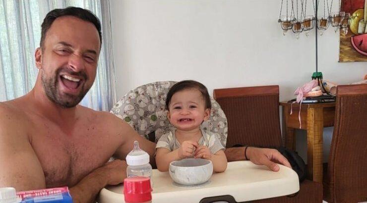 Γιώργος Λιανός: Η σύντροφός του τον απαθανάτισε αγκαλιά με την κόρη του στον Άγιο Δομίνικο [εικόνα]