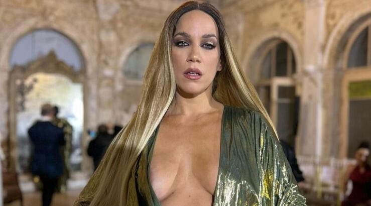 Κατερίνα Στικούδη: Αγκαλιά με τον νεογέννητο γιο της στο σπίτι [εικόνα]