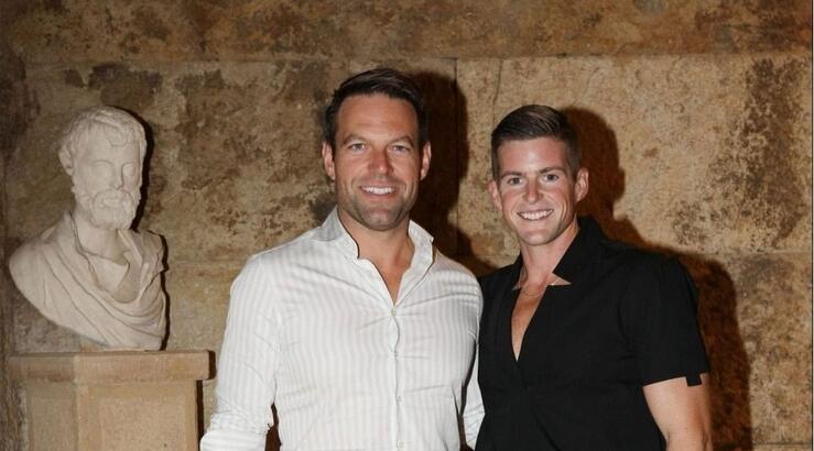 Ο σύντροφος του Κασσελάκη ανακοίνωσε επίσημα τον γάμο τους στην Ελλάδα