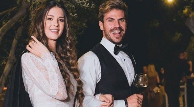 Άκης Πετρετζίκης: Σε βόλτα με τον γιο του και την εγκυμονούσα σύζυγό του [εικόνες]