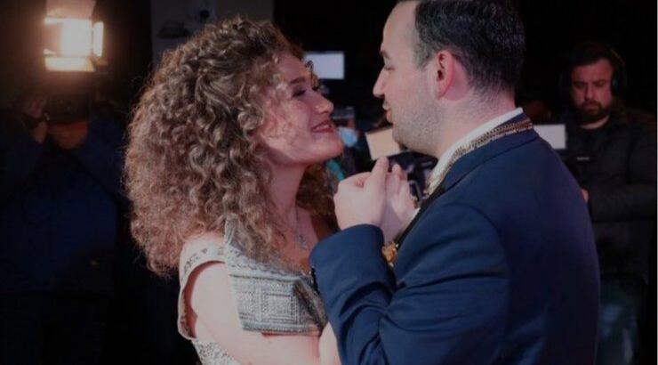 Επώνυμος Έλληνας δηλώνει: "Έχω πάθει "Μαυρικίαση", θέλω κι εγώ φιλιά και αγάπες" [βίντεο]