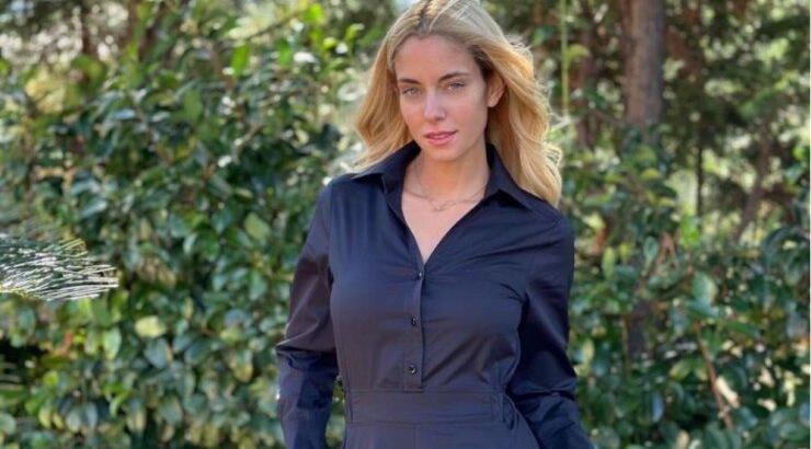 Δούκισσα Νομικού: Φωτογράφισε τον γιο της κάτω από το χριστουγεννιάτικο τους δέντρο [εικόνα]