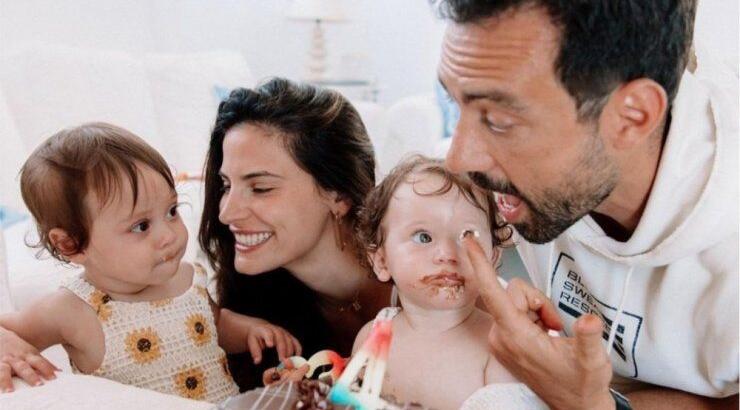 Χριστίνα Μπόμπα: Παρακολούθησε μαζί με τις κόρες της αγώνα μπάσκετ [βίντεο]