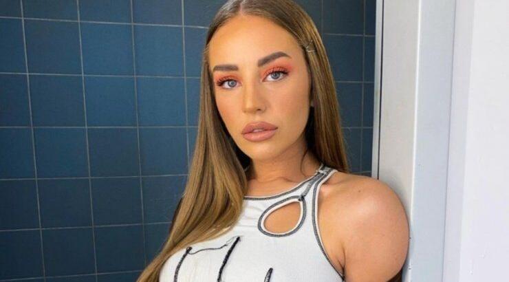 Tα Stelios Koudounaris outfits της Ανδρομάχης στην Eurovision