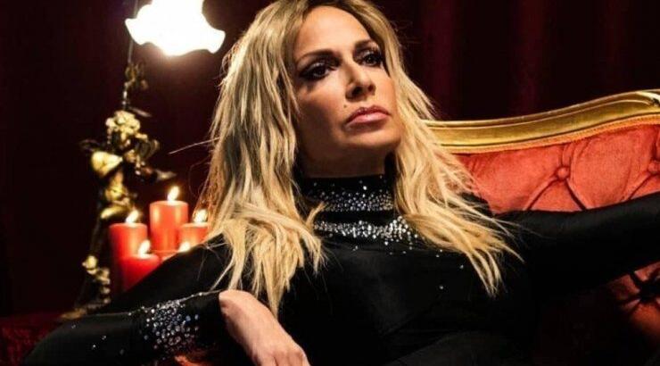 Άννα Βίσση: Έτσι αποκάλεσε τον εαυτό της όταν είδε αφίσα της στη Νέα Υόρκη [εικόνα]