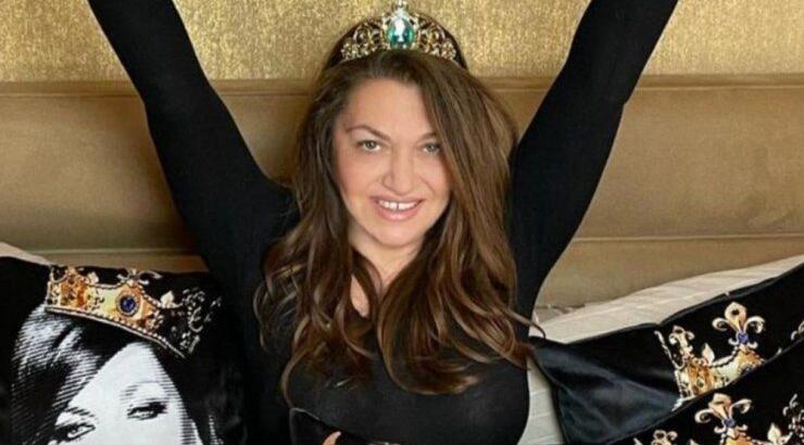 Καίτη Γαρμπή: Κυκλοφορεί και σε πασχαλινή λαμπάδα [βίντεο]