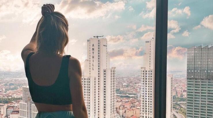 Γνωστή Ελληνίδα για τον ξυλοδαρμό της: "Ρώτησαν τον γιο μου στο σχολείο γιατί χτύπησαν τη μαμά του"