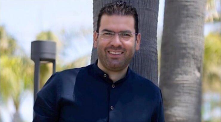 Ευθύμιος Δίπλαρος: Σαββατιάτικη βόλτα για καφέ και κους κους με τον μεγάλο του γιο [εικόνα]