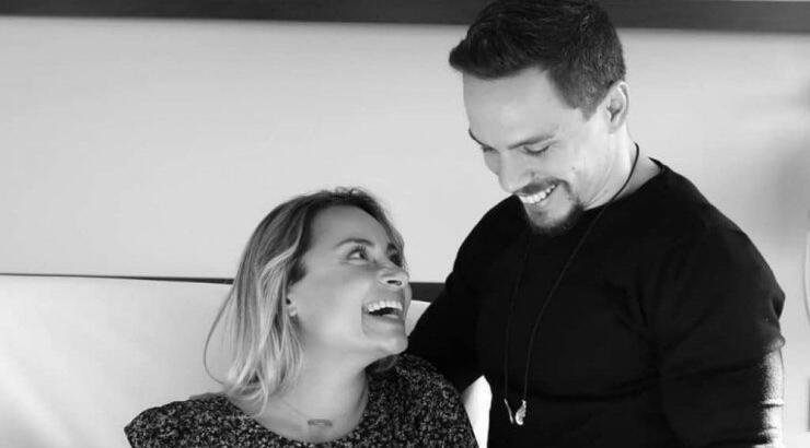 Πετρούνιας - Μιλλούση: Δείτε τους να πηγαίνουν βόλτα τις κόρες τους [εικόνες]