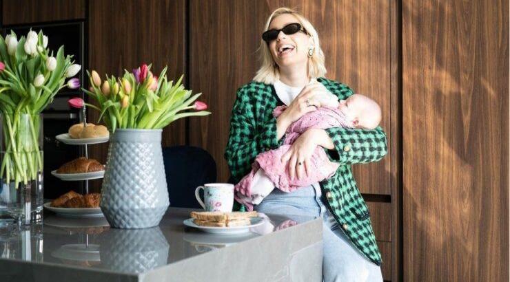 Άντρη Καραντώνη: Το στιγμιότυπο που απαθανάτισε με τις δυο της κόρες [εικόνα]