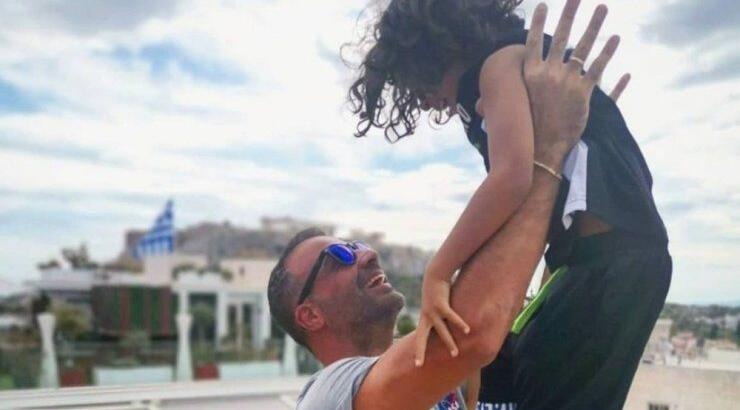 Μιχάλης Σοφοκλέους: Κέρδισε την πρώτη θέση σε αγώνα ράλι και το πανηγύρισε με τον γιο του [εικόνες]