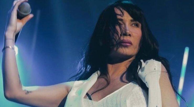 Πάολα: Φωτογραφίζεται πρώτη φορά στην αγκαλιά του συντρόφου της [εικόνα]