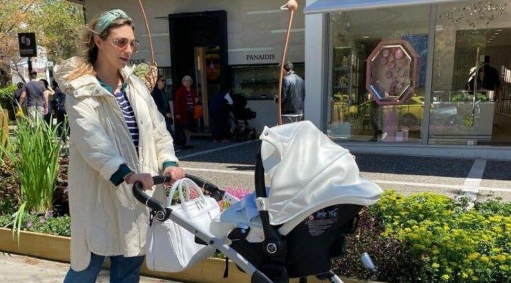 Κρίστυ Παπαδοπούλου: Με τον γιο της αγκαλιά του στέλνει το πιο γλυκό μήνυμα [εικόνα]