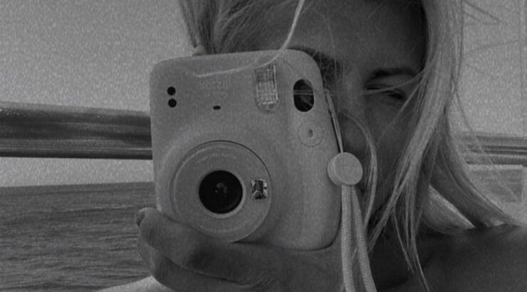 Επώνυμη Ελληνίδα: "Κοιταχτήκαμε στα μάτια...ήταν νέος και ωραίος αυτός που με λήστεψε"