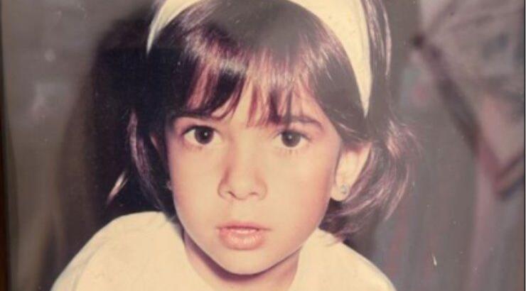 Αναγνωρίζετε το όμορφο εικονιζόμενο κοριτσάκι; Είναι γνωστό πρόσωπο της κυπριακής showbiz [βίντεο]