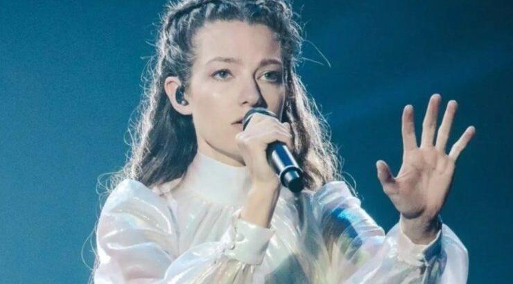 Αμάντα: Η ρατσιστική ερώτηση που έφερε σε δύσκολη θέση την εκπρόσωπο της Ελλάδας στην Eurovision 