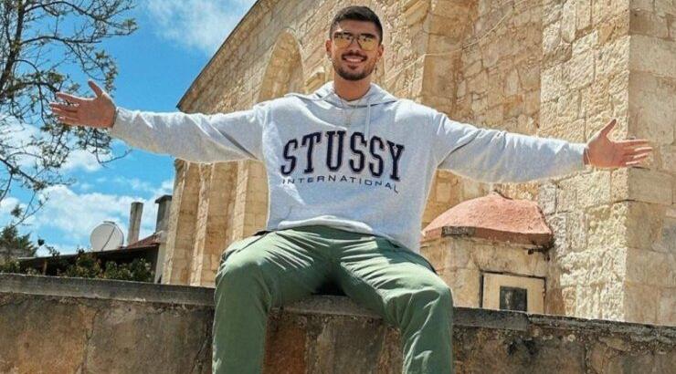 Συγκινεί ο Αndrew Lambroυ: Το ατύχημα που του άλλαξε τη ζωή και ο καρκίνος στην οικογένειά του [βίντεο]