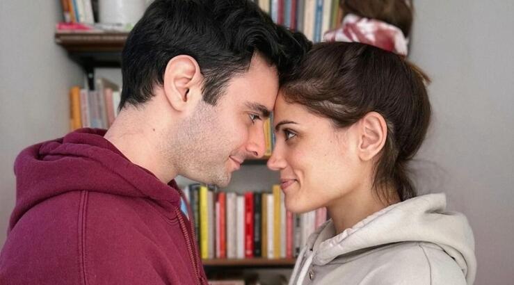 Ίαν Στρατής: "Όταν ήρθε στη ζωή μου η Ολίβια, βίωσα τα πιο έντονα συναισθήματα που έχω νιώσει"