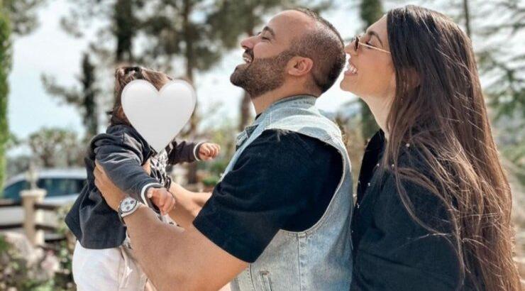 Θέλξια Βαλέρια Φραγκούδη - Χριστίνος Πίπης: Έκαναν το πρώτο ταξίδι με την κόρη τους [εικόνες]