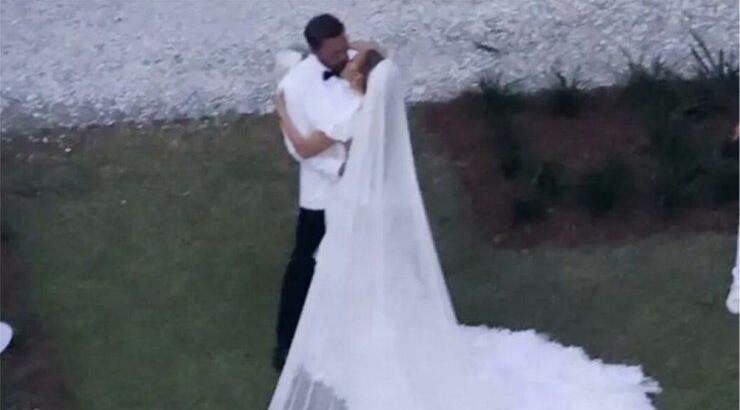 JLo – Ben Affleck: Μάθαμε ποιο ήταν το custom made δώρο προς τους καλεσμένους του γάμου τους