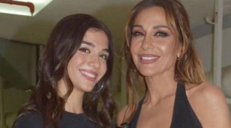 Δέσποινα Βανδή: Το δημόσιο ευχαριστώ στην κόρη της για τη συνεργασία τους on stage [εικόνες]