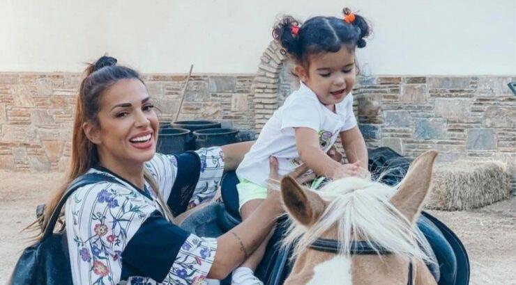 Ελένη Χατζίδου: Απαθανάτισε την κόρη της μέσα στην κουζίνα σε ρόλο chef [βίντεο]