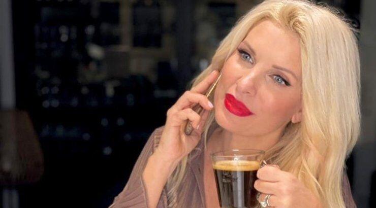 Ελένη Μενεγάκη: Η εικόνα με όλα της τα παιδιά και τον σύζυγό της 