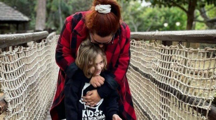 Μαριλένη Σταύρου: Ο γιος της χόρεψε ζεϊμπέκικο σε οικογενειακή συγκέντρωση και καταχειροκροτήθηκε 