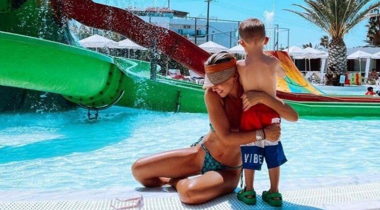 Αθηνά Οικονομάκου: Ο γιος της, Μάξιμος, σε ρόλο καπετάνιου ηγείται πολυτελούς σκάφους [βίντεο]