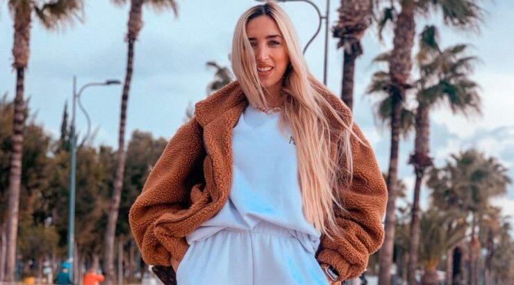 Τα παλτά που επιλέγουν τα fashion girls του νησιού για τα comfy looks τους