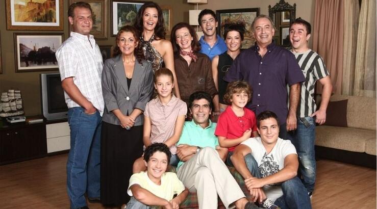 "Ευτυχισμένοι μαζί" - Το απολαυστικό reunion 15 χρόνια μετά και η θρυλική σκηνή που έπαιξαν ξανά [βίντεο]