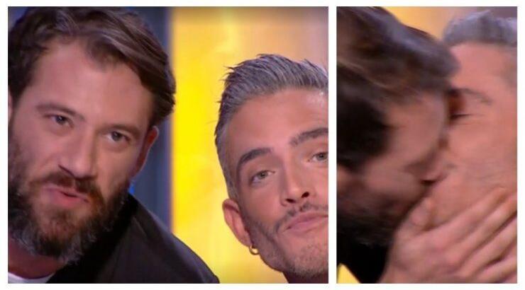 Αντίνοος Αλμπάνης: Το φιλί στο στόμα με τον Θεοχάρη Ιωαννίδη - "Φιλάς ωραία" [βίντεο]