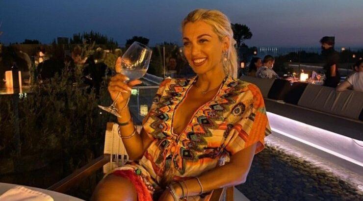 Κωνσταντίνα Σπυροπούλου: Δημοσίευσε ολόσωμες εικόνες της μετά την είδηση εγκυμοσύνης της