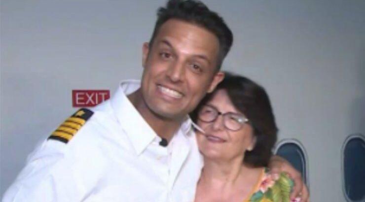 Σάββας Πούμπουρας: Δείτε τον να πιλοτάρει μαζί με τη μητέρα του [βίντεο]