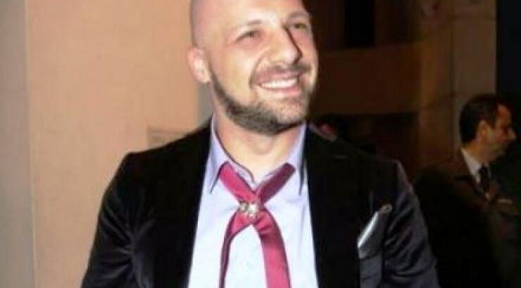 Δείτε τον Νίκο Μουτσινά στην εφηβεία