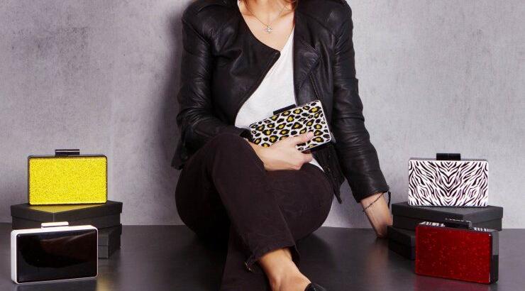 Αυτά τα παιχνιδιάρικα clutch bags φέρουν την υπογραφή Ελληνίδας σχεδιάστριας