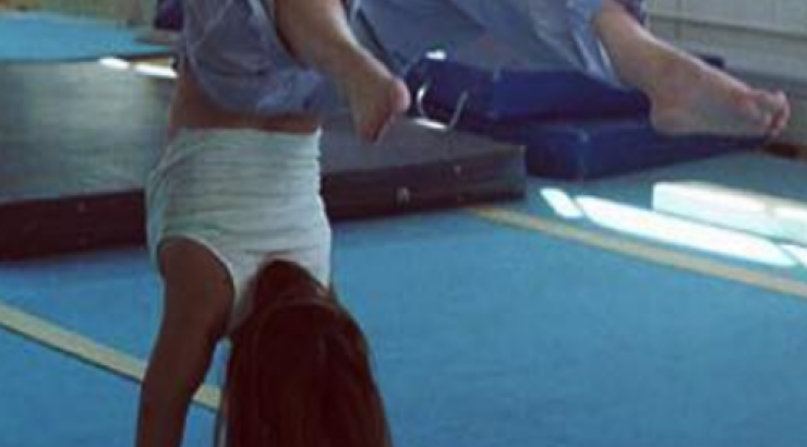 Επώνυμη Κύπρια εντυπωσιάζει με τις γυμναστικές της επιδόσεις!