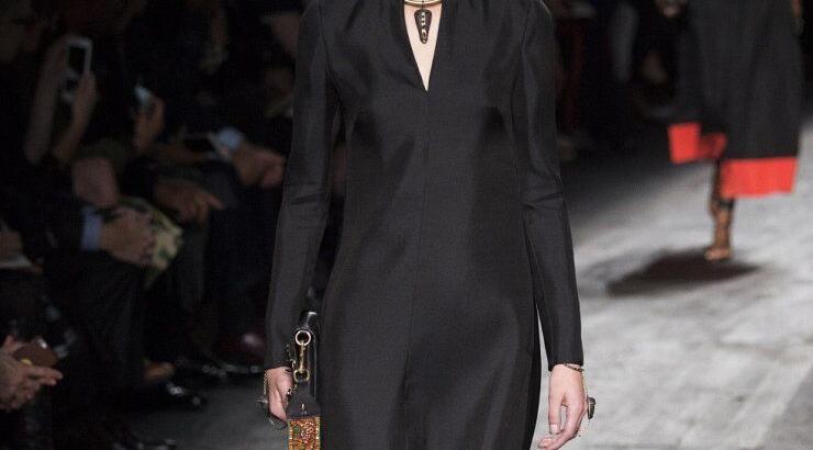 5 tips για να φορέσετε το μαύρο το καλοκαίρι