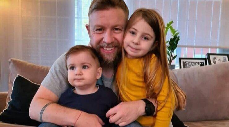 Γιάννης Βαρδής: Αποκάλυψε ποιος πασίγνωστος τραγουδιστής θα βαφτίσει τον γιο του 