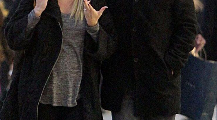 Γιάννης Βαρδής: Η πιο τρυφερή φωτογράφηση με την εγκυμονούσα σύζυγό του λίγες μέρες πριν υποδεχθούν το μωράκι τους!