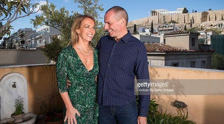 Paris Match: Δεν βάλαμε το μαχαίρι στο λαιμό στον Βαρουφάκη για να φωτογραφηθεί