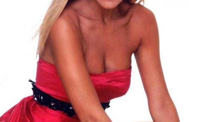 Αυτό κι αν είναι νέο! Παντρεύεται παρουσιάστρια του "Όμορφου Κόσμου" με κουμπάρα τη Λόη