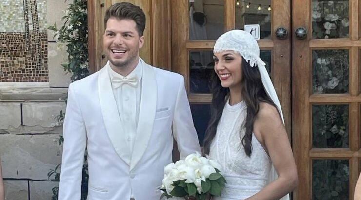 Το κυπριακό στοιχείο στο bridal look της Βασιλικής Σαλαμπάση [εικόνες]