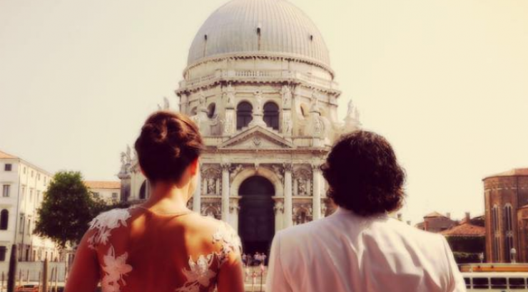 Αγαπημένος Έλληνας ηθοποιός δημοσίευσε την πρώτη φωτογραφία από το γάμο του!