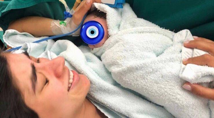 Βάσω Πέτρου: Ένα μήνα μετά τη γέννηση του γιου της μοιράστηκε τα πρώτα στιγμιότυπα [εικόνες]