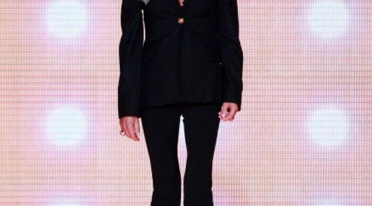 Donatella Versace: Τι απαντά σε όσους λένε ότι οι δημιουργίες της είναι κακόγουστες!